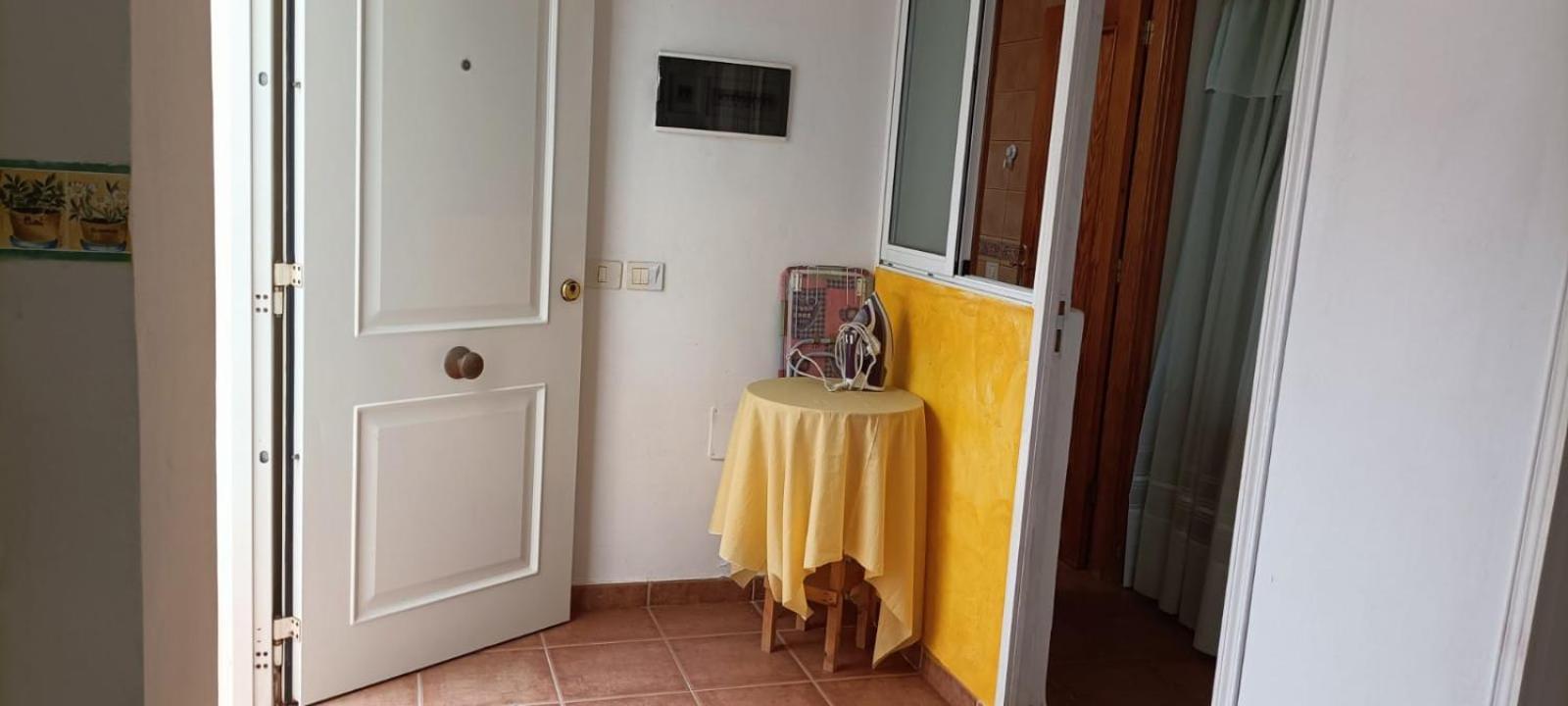 Habitacion Matrimonial En Un Bajo Bano Compartido Areas Compartidas Abades  Extérieur photo